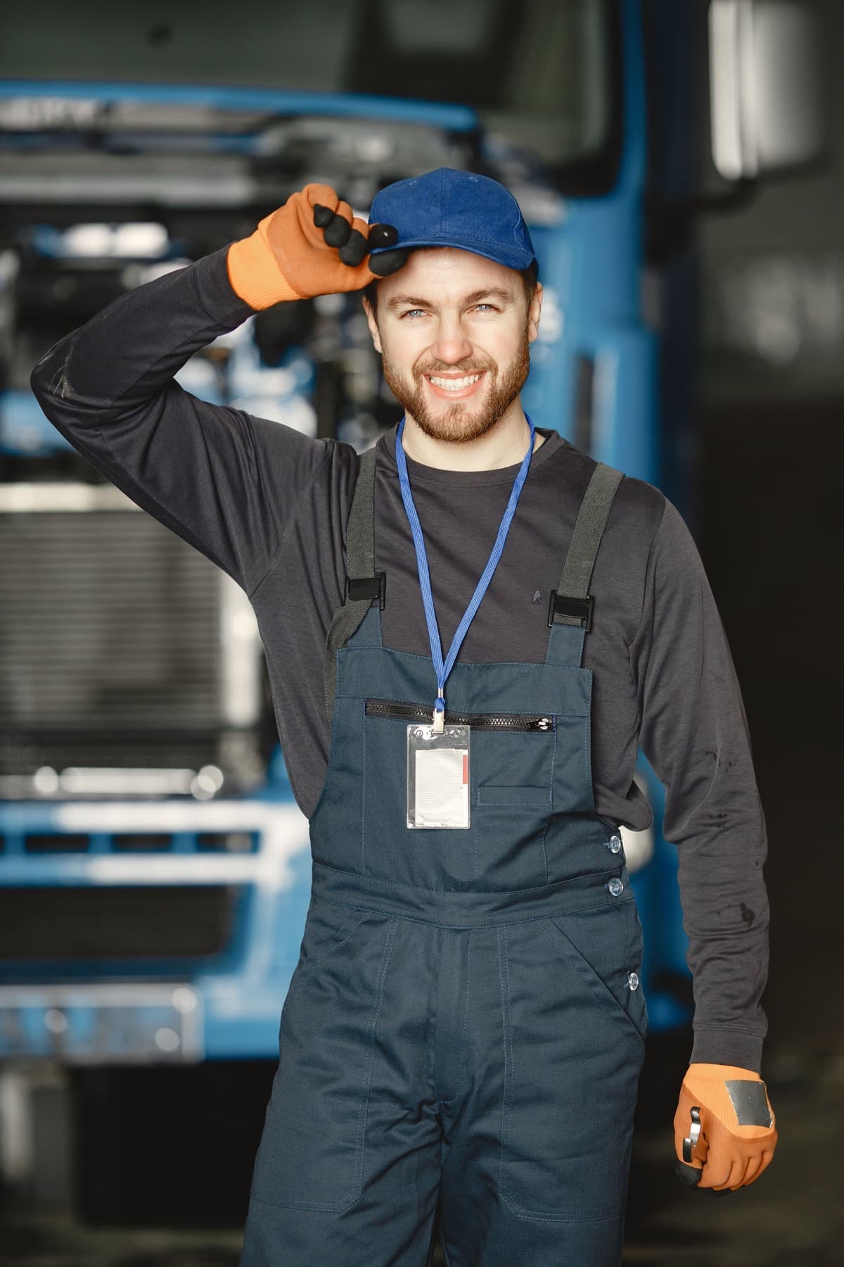 Rapid Response technician outside the shop